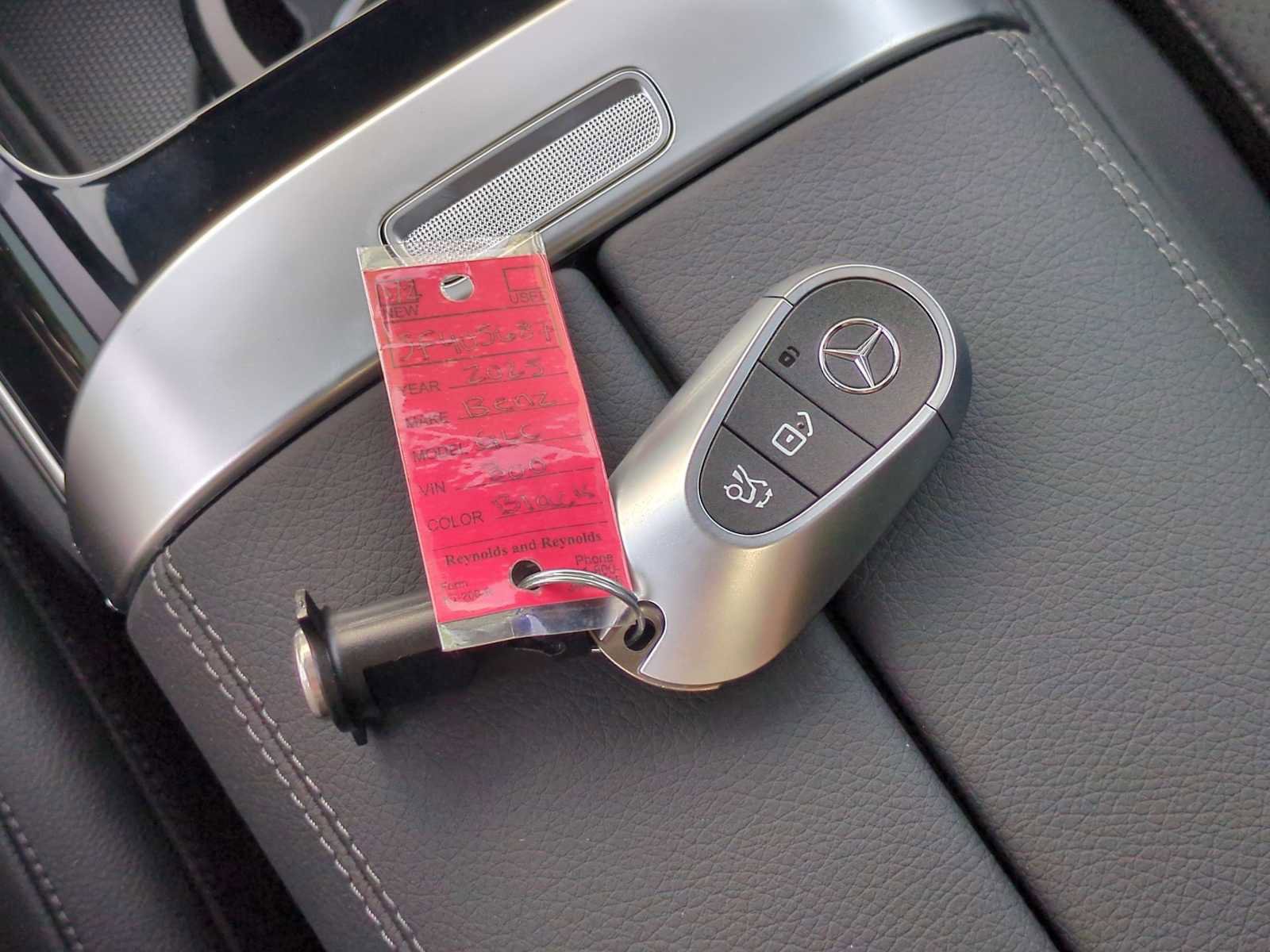 Used 2025 Mercedes-Benz GLC 300 4MATIC image 37