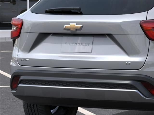 New 2026 Chevrolet Trax LT w/ Driver Confidence Package FWD image 17