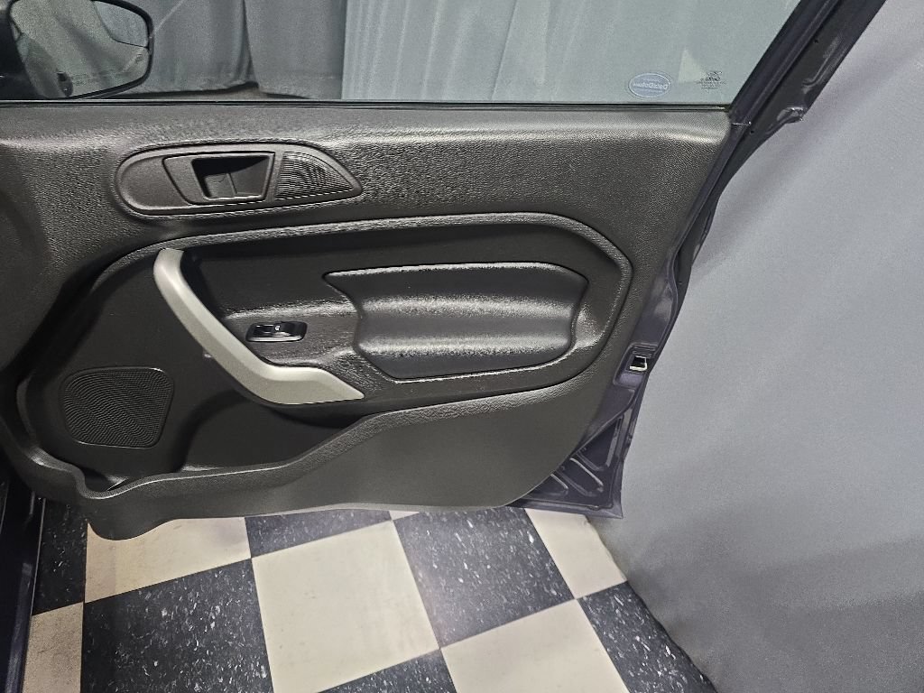 Used 2012 Ford Fiesta SEL FWD image 15