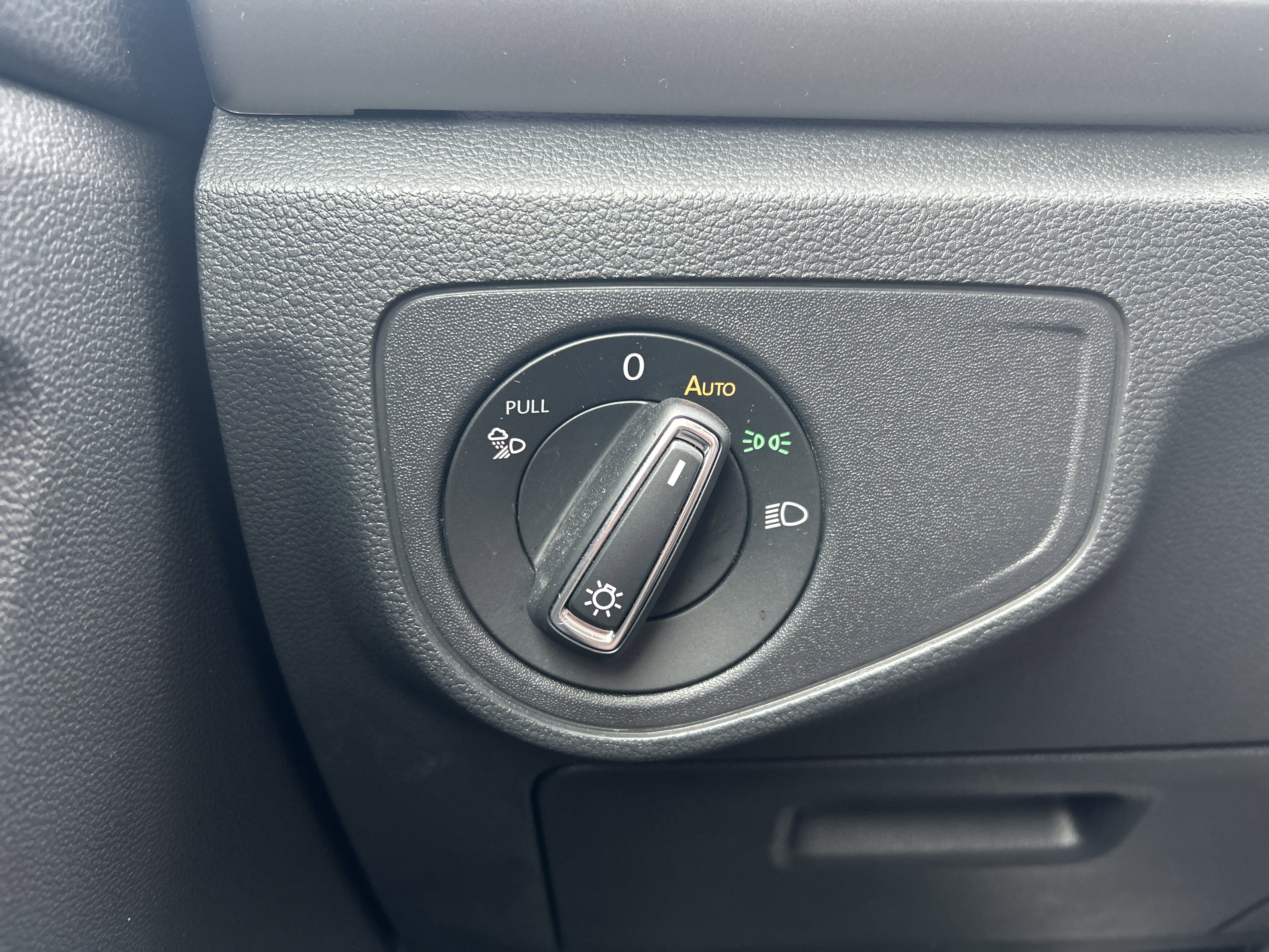 Used 2023 Volkswagen Atlas Cross Sport SEL image 12