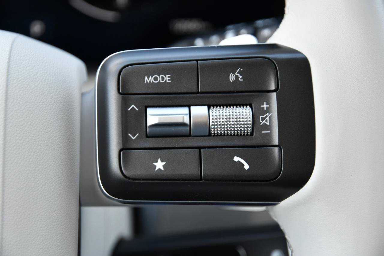 Used 2026 Hyundai Palisade SEL FWD image 12