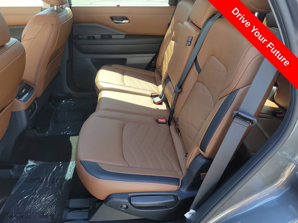 Used 2024 Nissan Pathfinder Platinum w/ Cargo Package FWD image 27