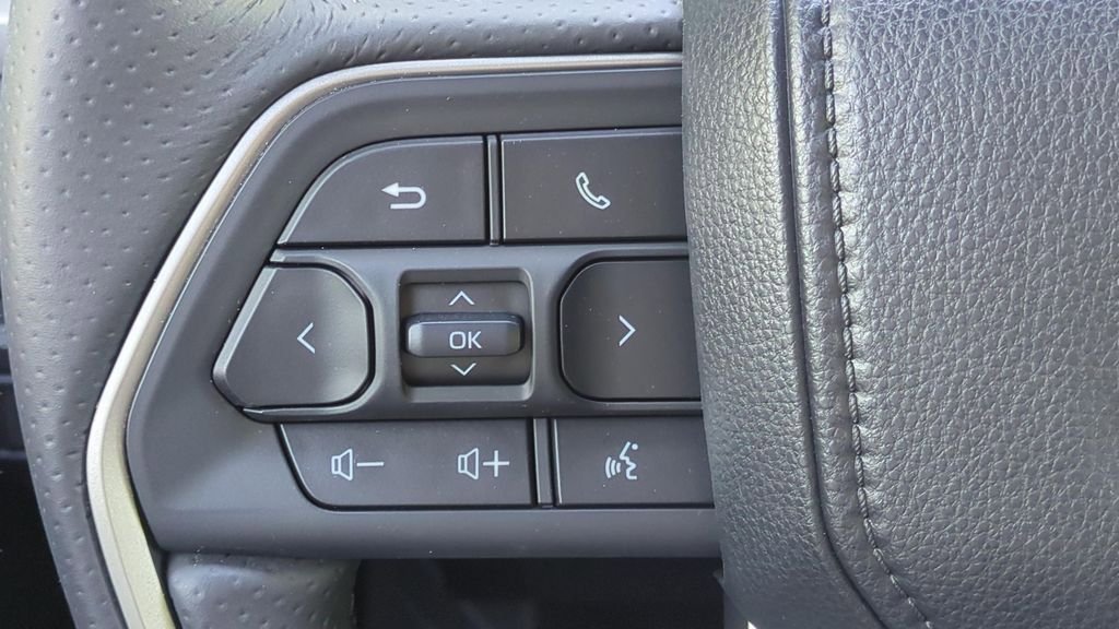New 2025 Toyota 4Runner TRD Off-Road Premium AWD/4WD image 21