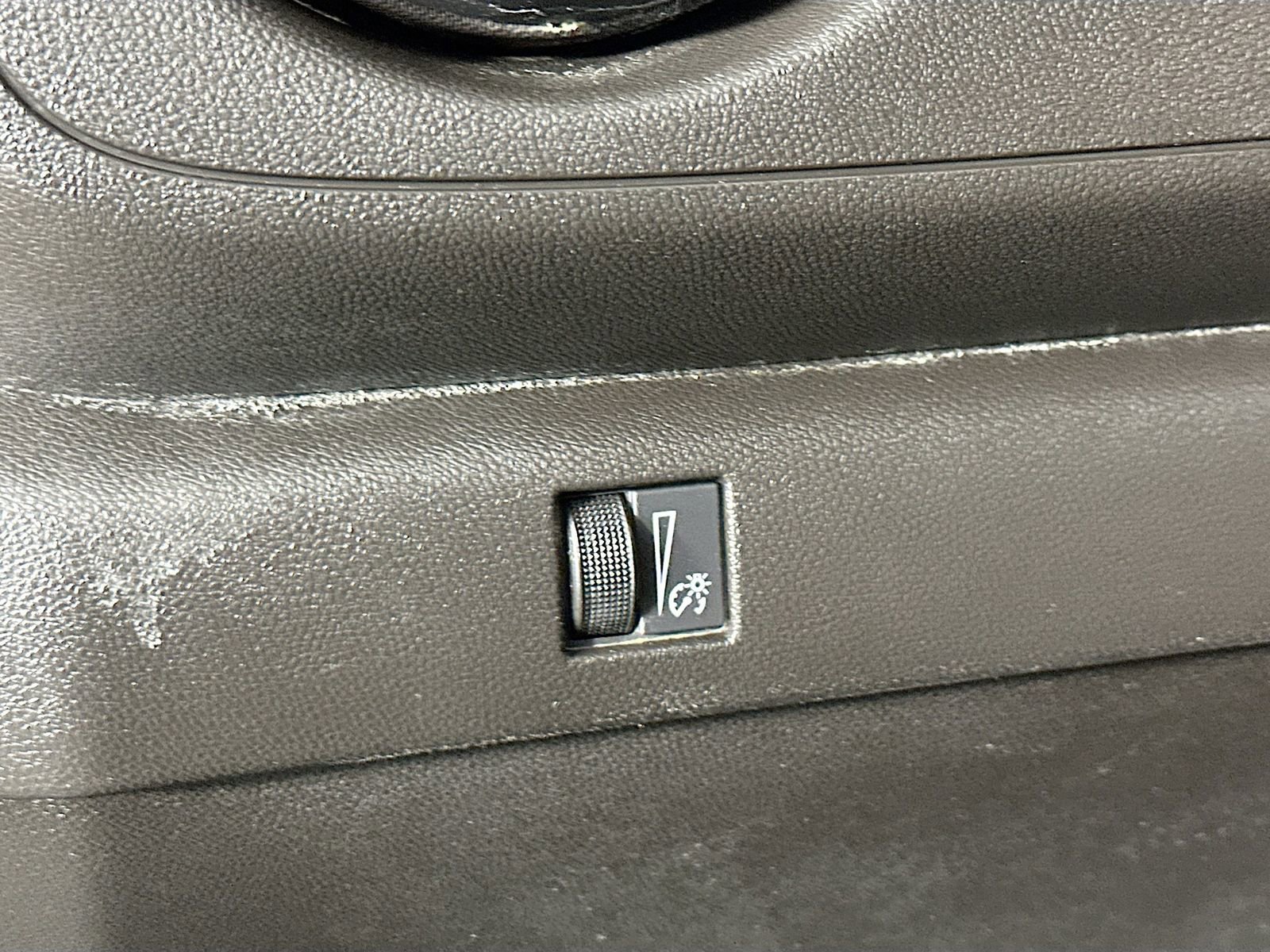 Used 2023 Chevrolet Colorado W/T image 11