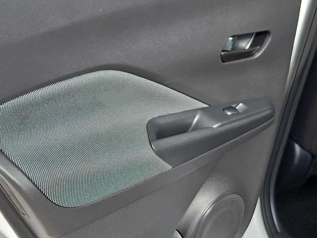 Used 2020 Nissan Kicks S FWD image 16