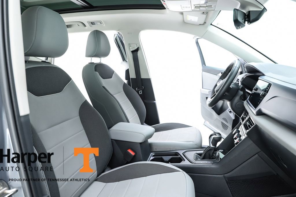 Used 2023 Volkswagen Taos SE w/ Panoramic Sunroof Package FWD image 73
