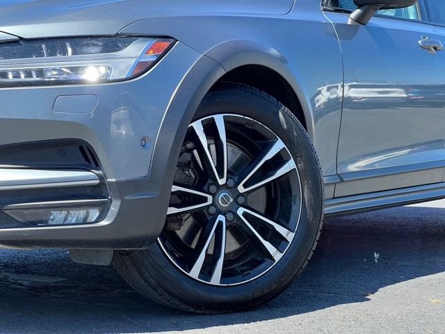 Used 2018 Volvo V90 T5 Cross Country w/ Convenience Package AWD/4WD image 2