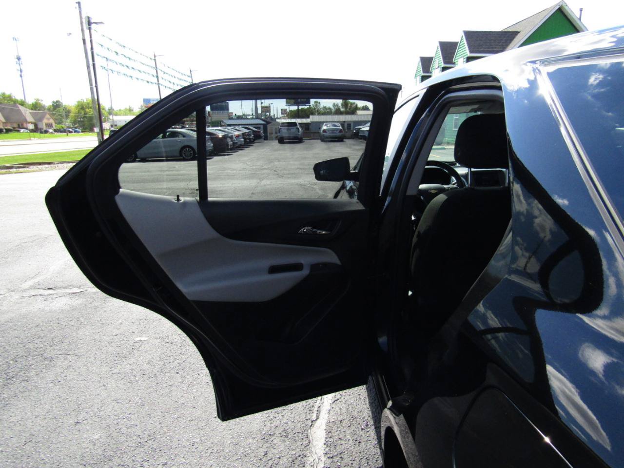 Used 2020 Chevrolet Equinox LS w/ LS Convenience Package FWD image 18