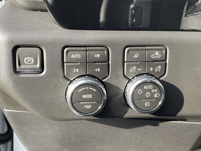 New 2026 GMC Sierra 1500 SLT image 17