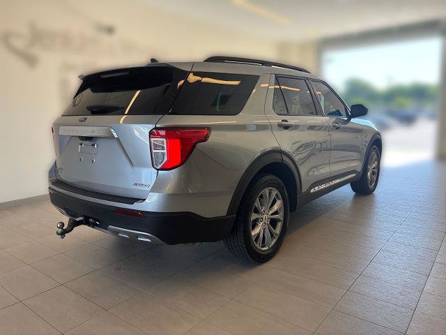 Certified 2022 Ford Explorer XLT w/ Equipment Group 202A AWD/4WD image 3