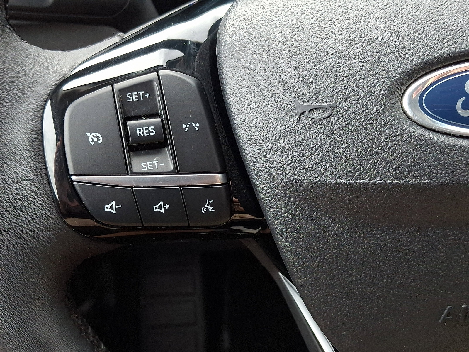 Certified 2023 Ford Escape Active AWD/4WD image 19