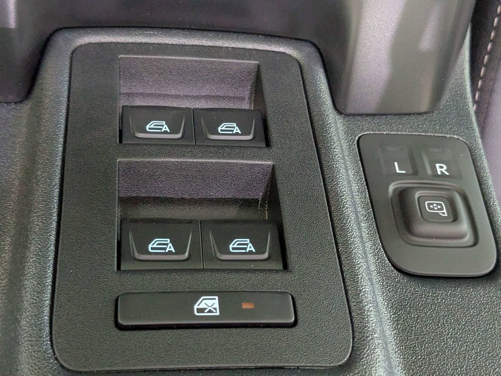New 2025 Ford Bronco Outer Banks w/ Sasquatch Package AWD/4WD image 24