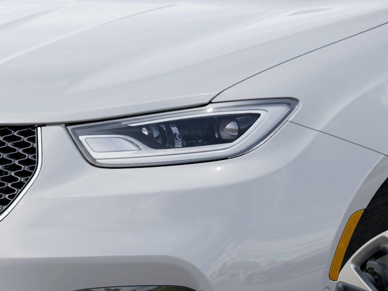 New 2026 Chrysler Pacifica Select AWD/4WD image 10