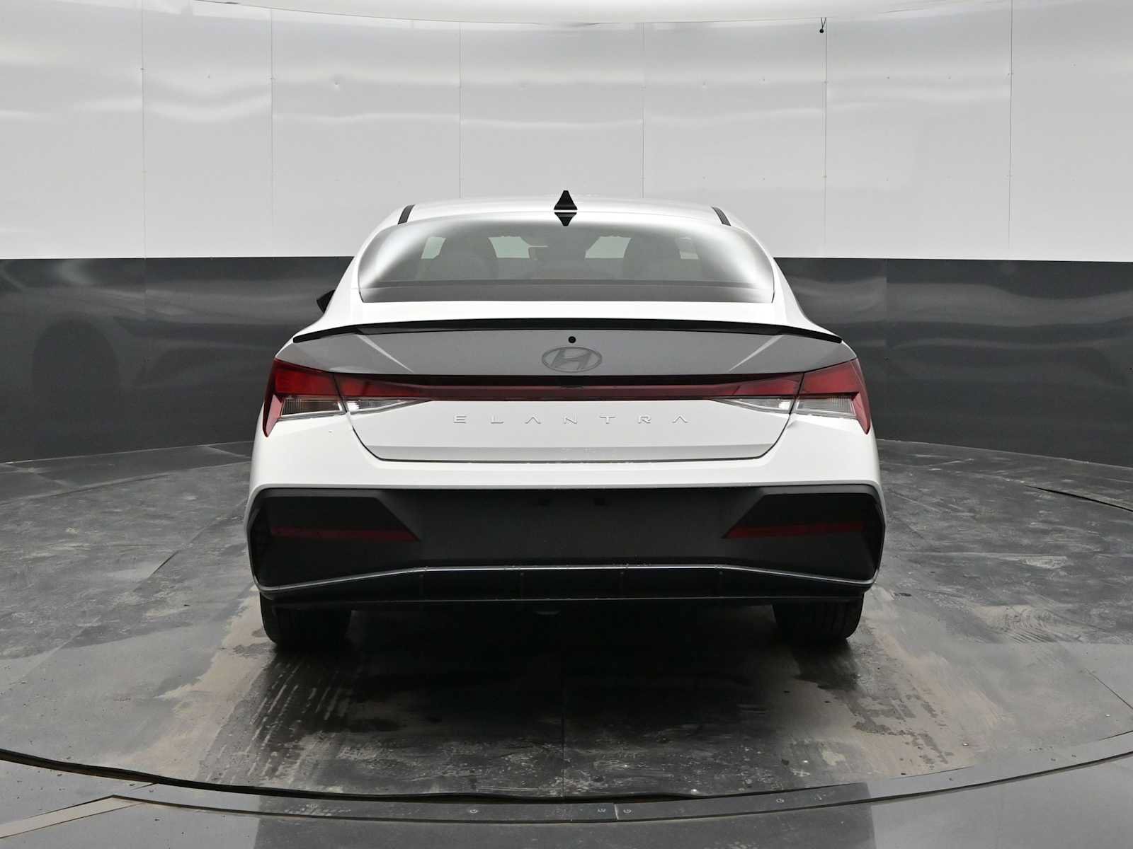 New 2026 Hyundai Elantra SEL Sport FWD image 6