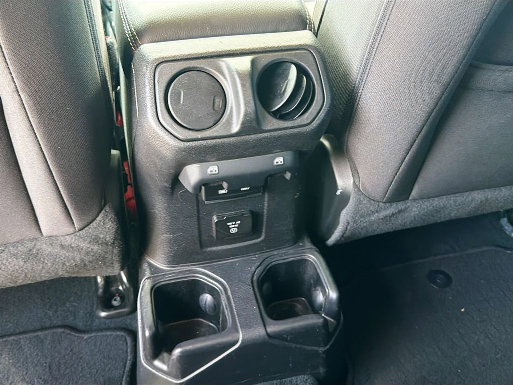 Used 2022 Jeep Wrangler Unlimited Sahara w/ Cold Weather Group image 19