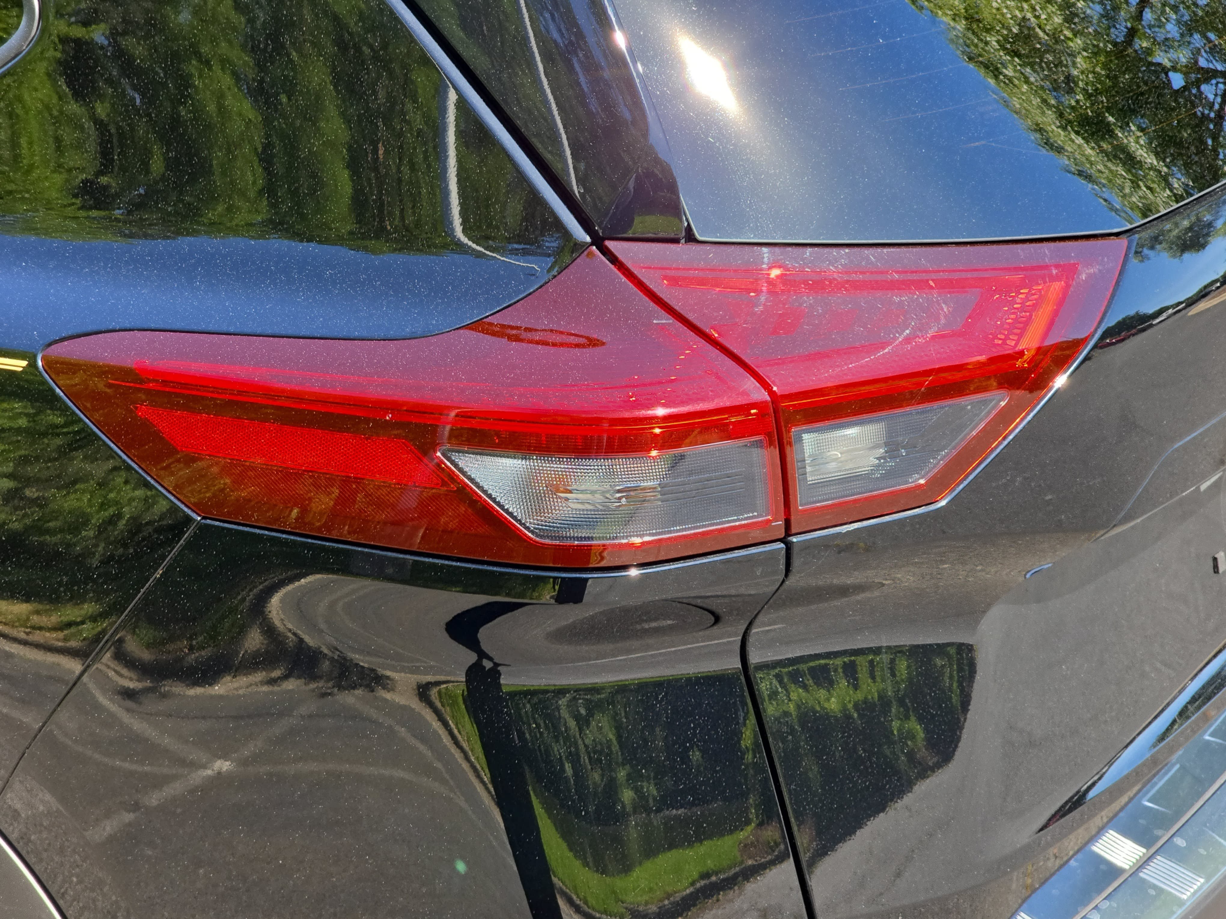 Certified 2023 Nissan Rogue Platinum FWD image 34
