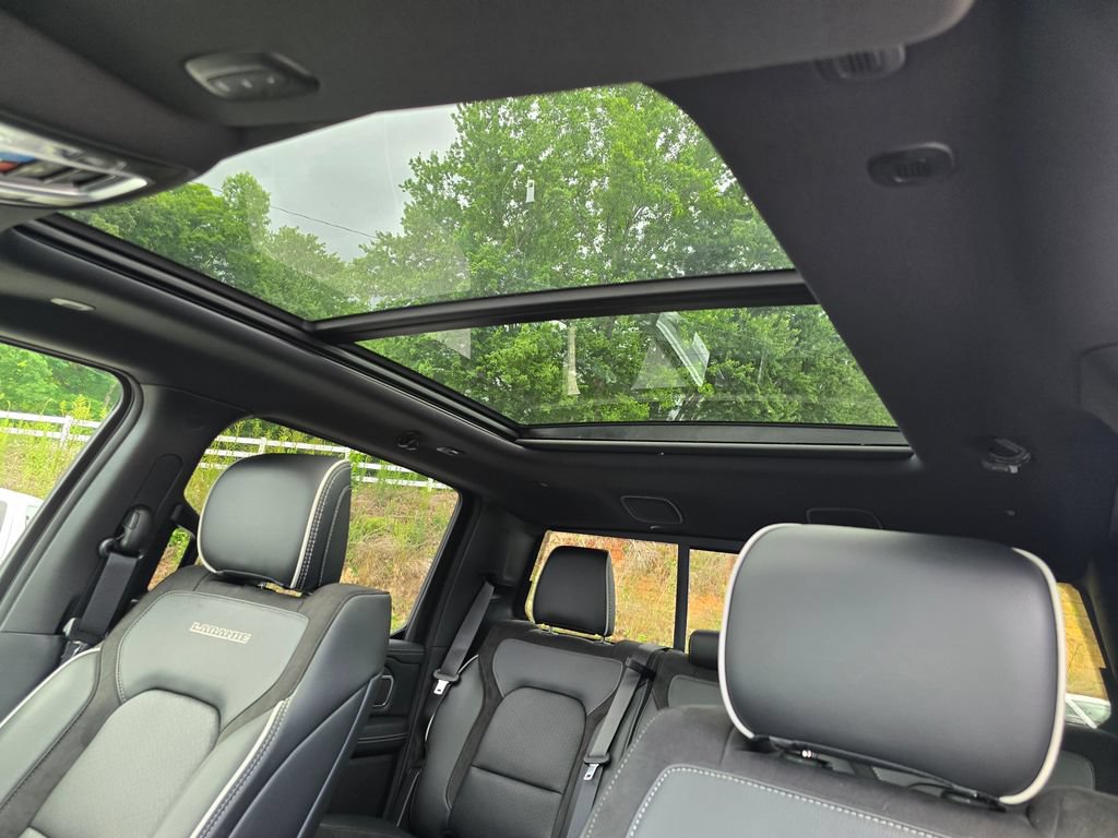 New 2026 RAM 1500 Laramie AWD/4WD image 11