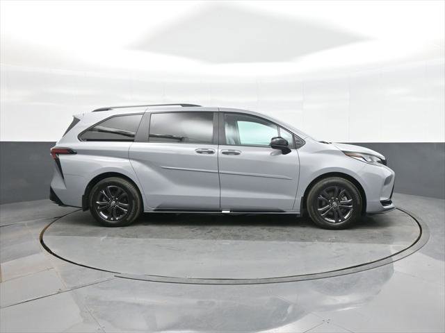 Certified 2025 Toyota Sienna XSE w/ XSE Plus Package AWD/4WD image 10