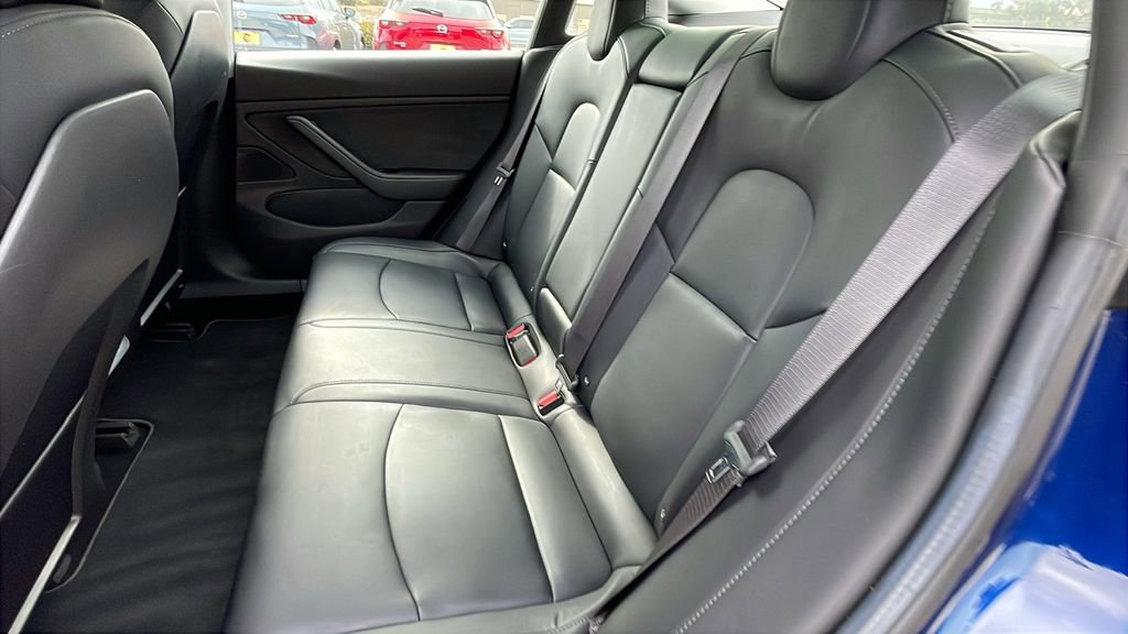 Used 2017 Tesla Model 3 Long Range image 16
