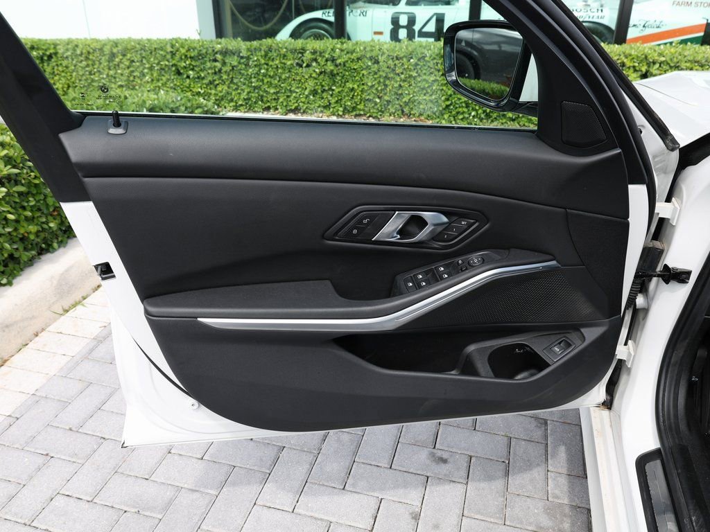 Used 2024 BMW 330i Sedan w/ Premium Package image 10