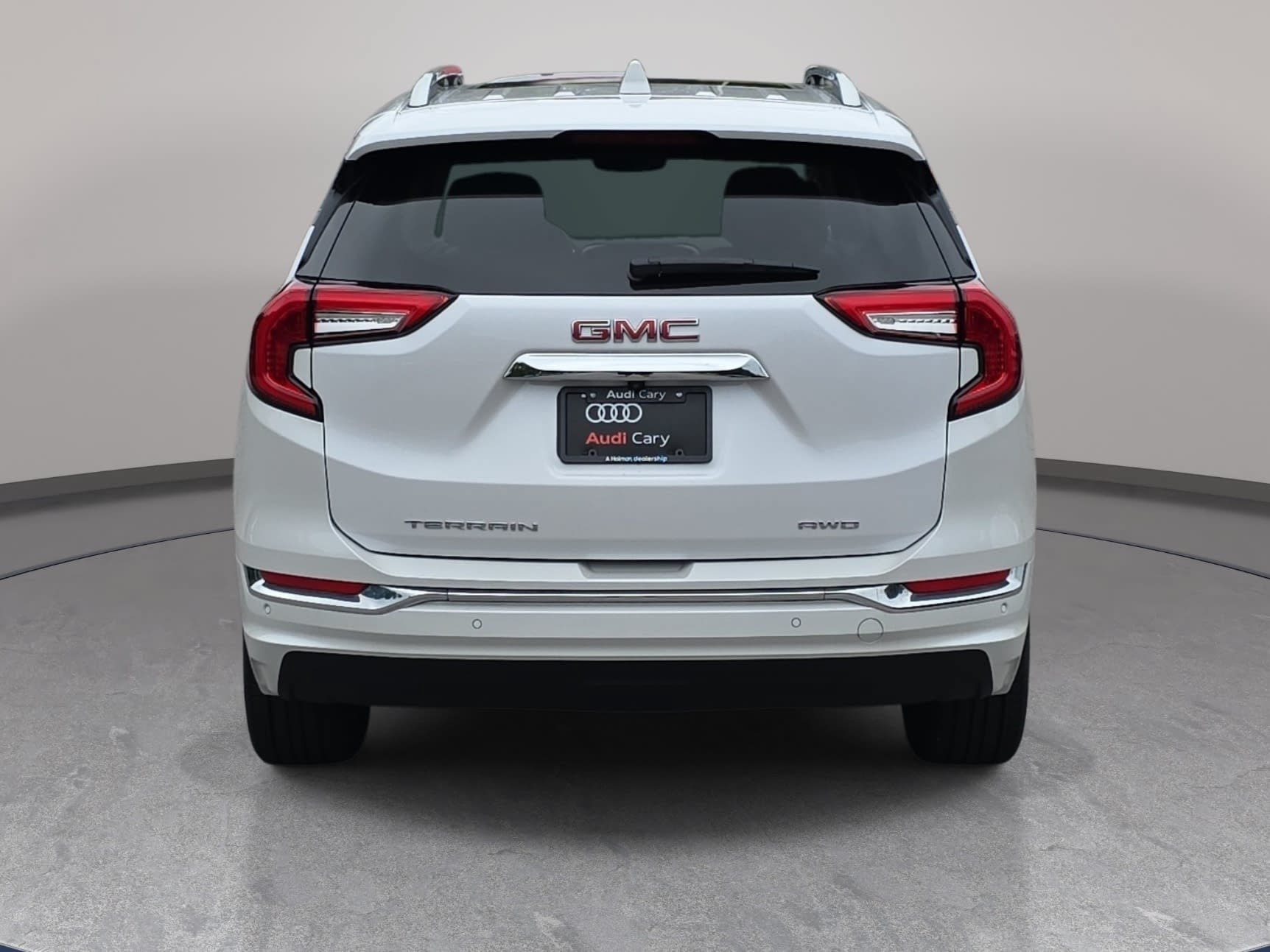 Used 2024 GMC Terrain Denali w/ Denali Premium Package AWD/4WD image 6