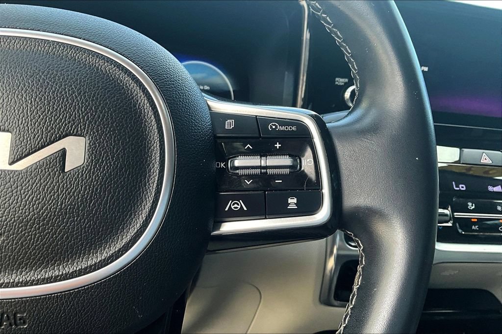 Certified 2023 Kia Sorento SX AWD/4WD image 12