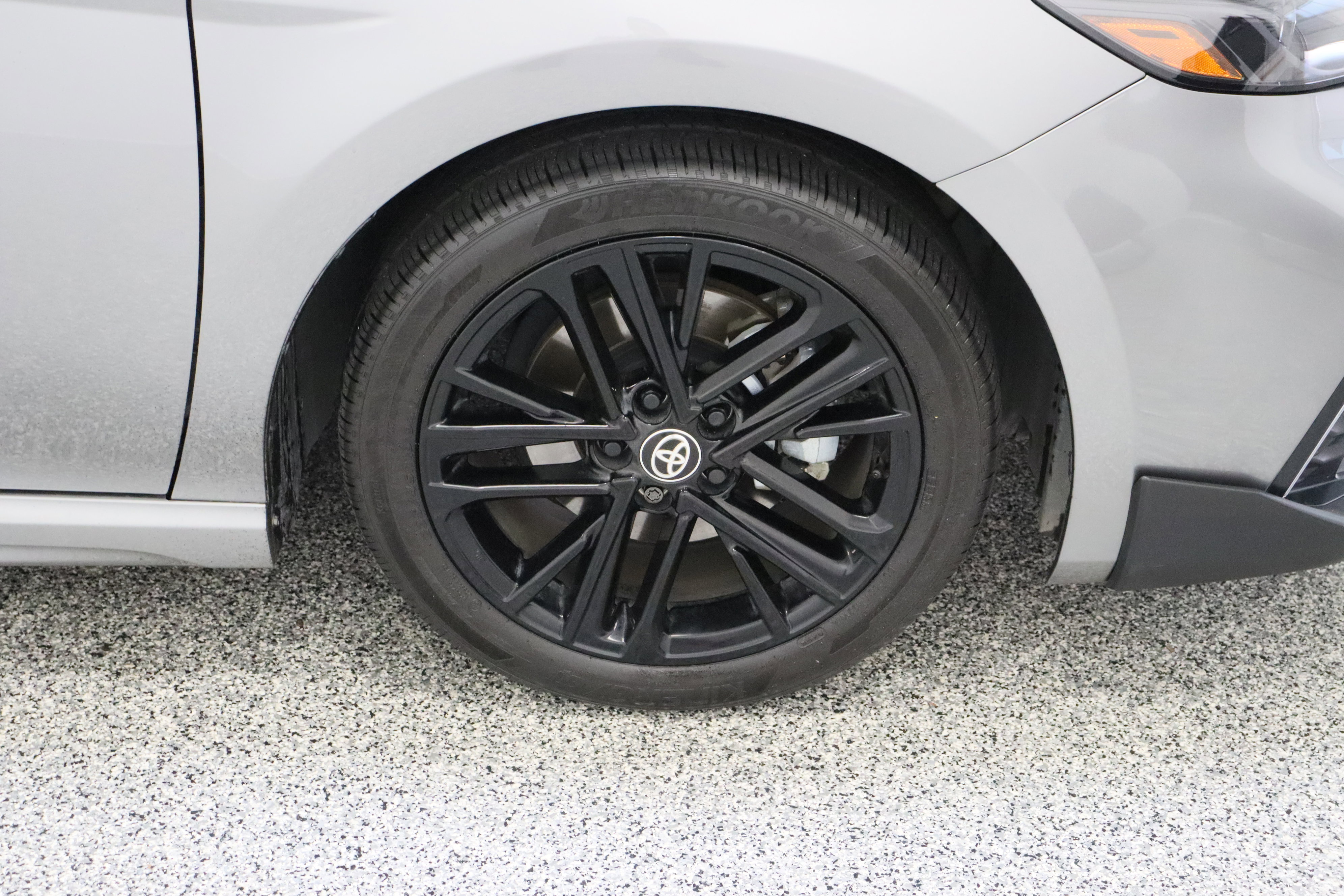 Used 2025 Toyota Camry SE w/ Convenience Package FWD image 5