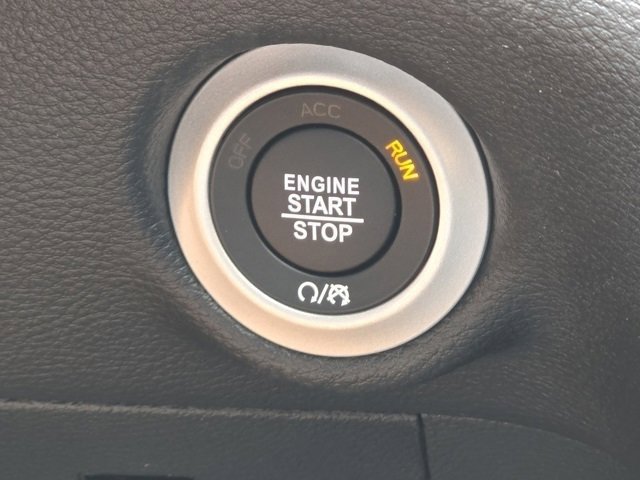 New 2025 Chrysler Pacifica Select w/ Fav Edition Package image 15