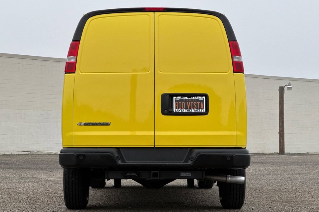 Certified 2023 Chevrolet Express 3500 Extended w/ Driver Convenience Package image 5