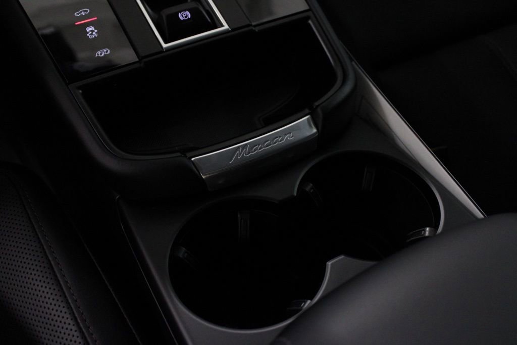 Certified 2025 Porsche Macan GTS image 29