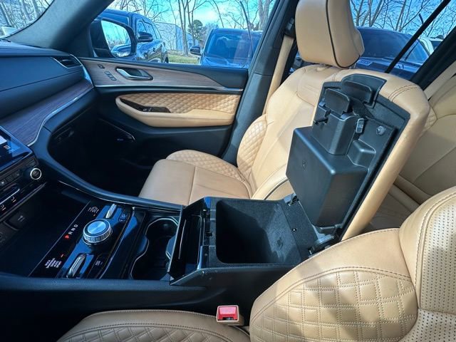 Used 2024 Jeep Grand Cherokee Summit w/ Advanced Protech Group IV image 28