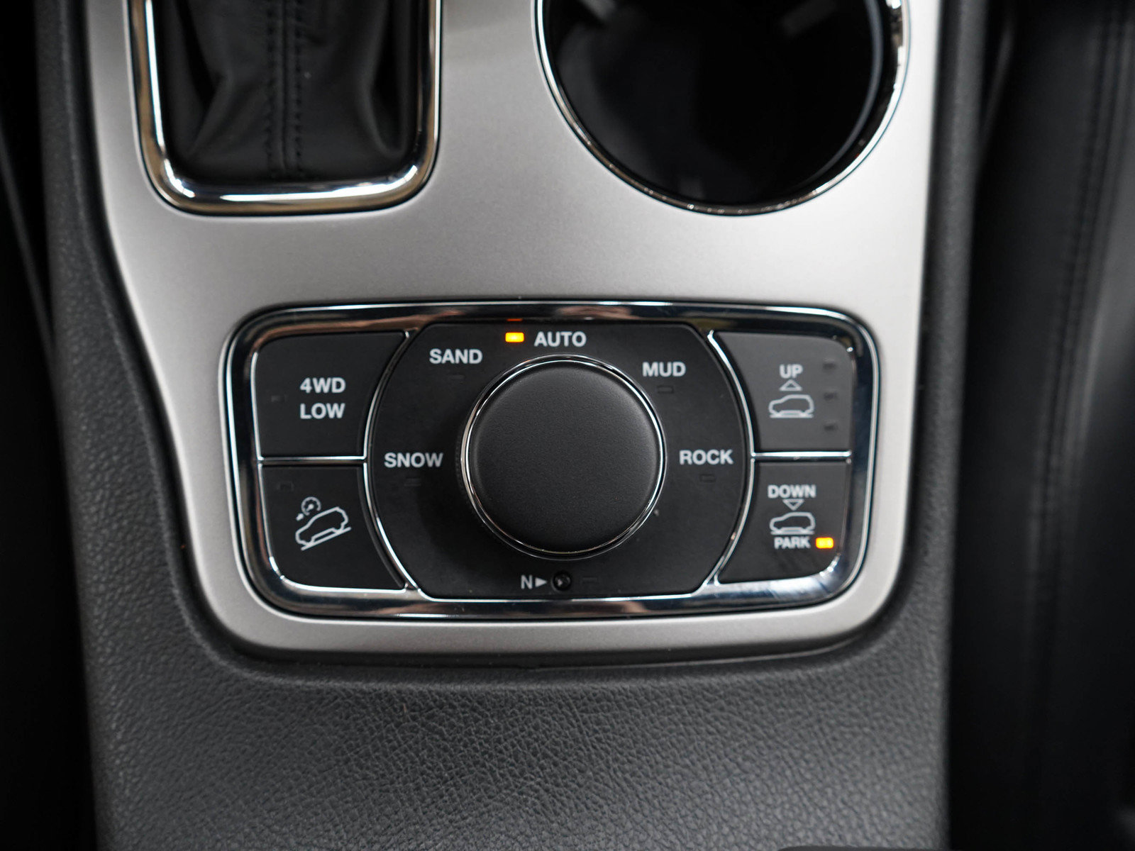 Used 2018 Jeep Grand Cherokee High Altitude AWD/4WD image 25