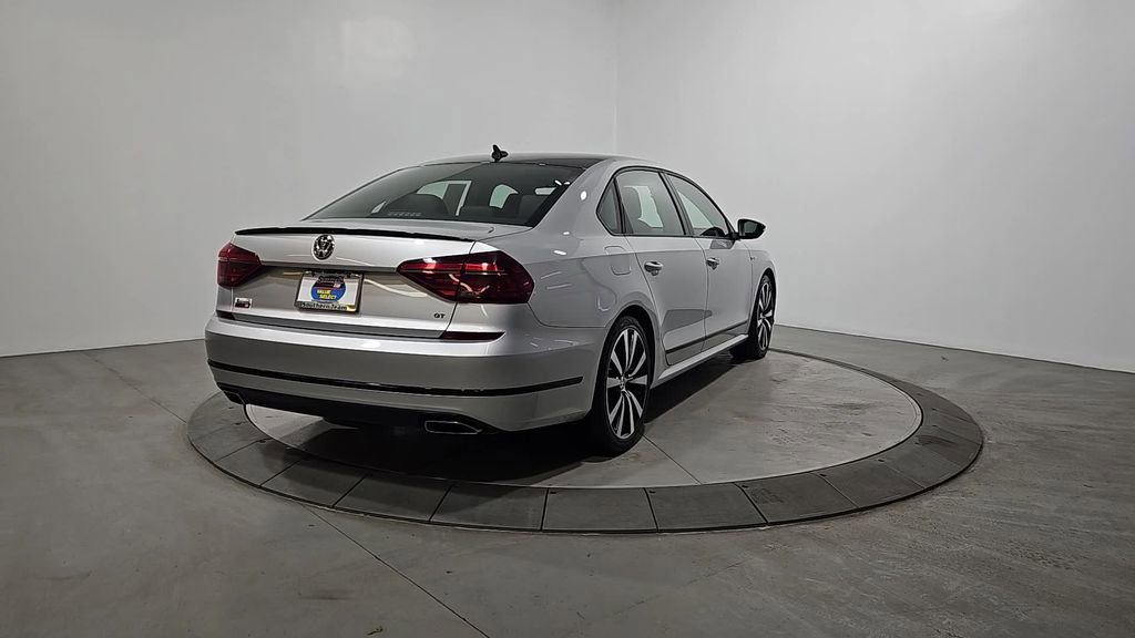 Used 2018 Volkswagen Passat 3.6 image 5