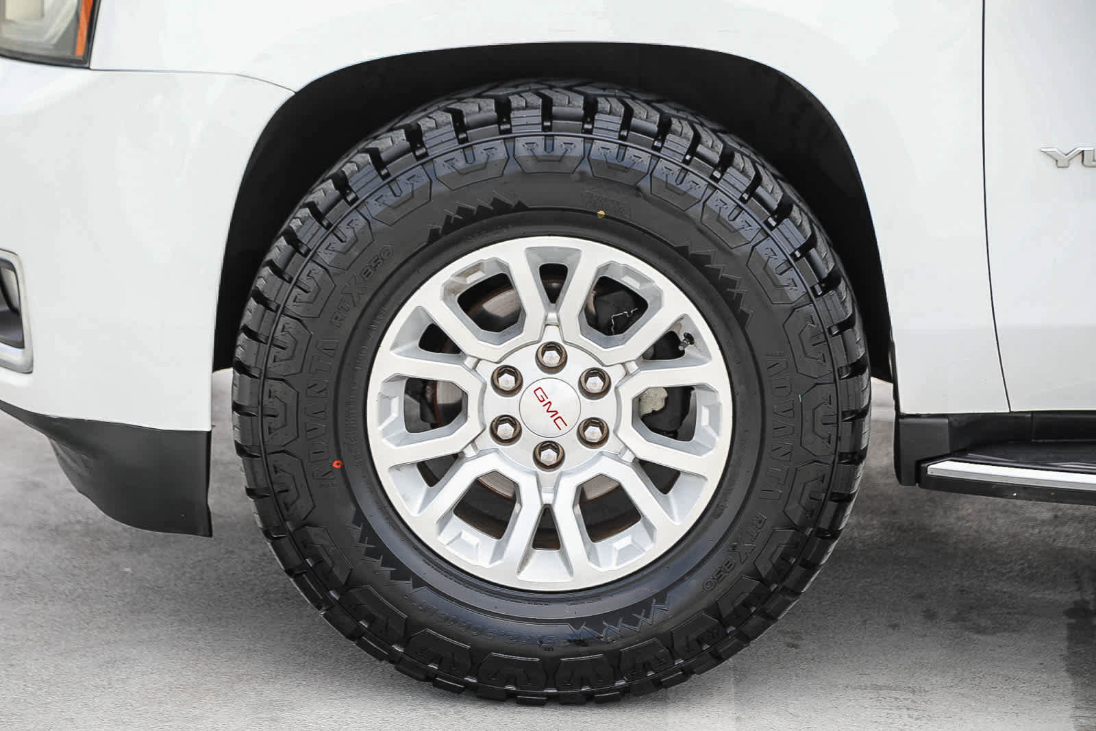 Used 2020 GMC Yukon XL SLT image 9