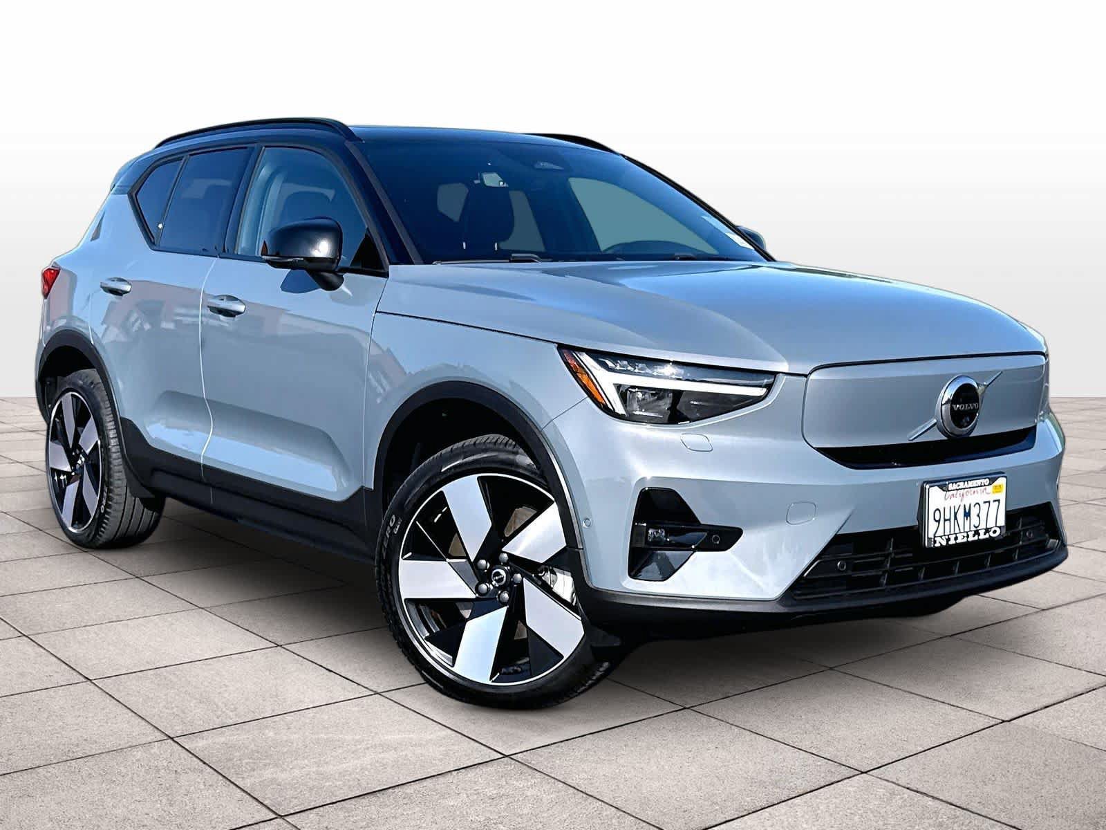Used 2023 Volvo XC40 Recharge Ultimate w/ Protection Package Premier AWD/4WD image 2