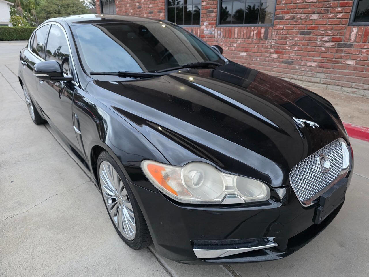 Used 2011 Jaguar XF Portfolio image 3