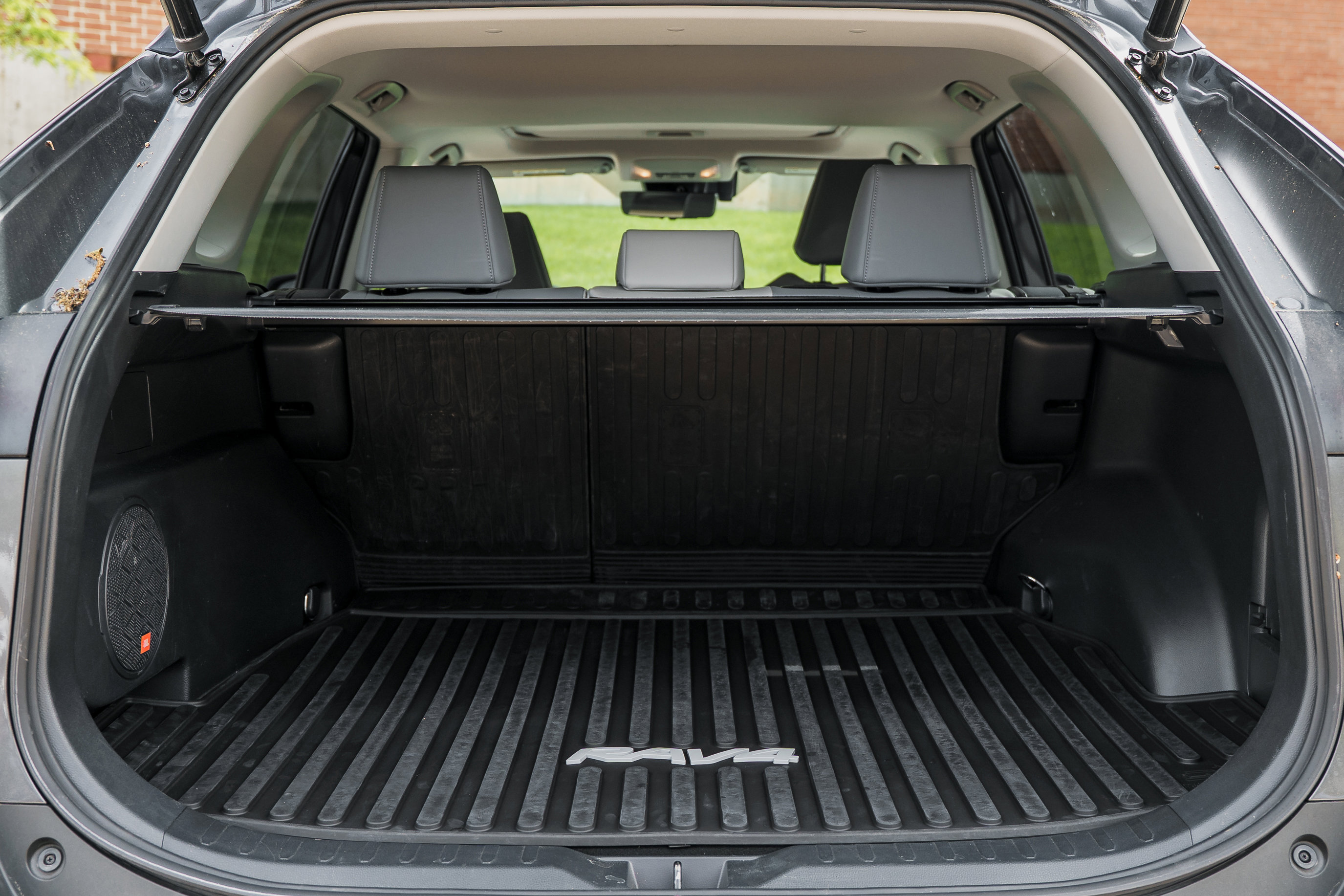 Used 2020 Toyota RAV4 XLE Premium AWD/4WD image 24