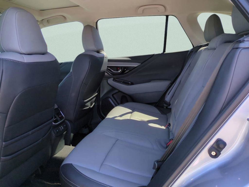 Used 2025 Subaru Outback Limited XT AWD/4WD image 11