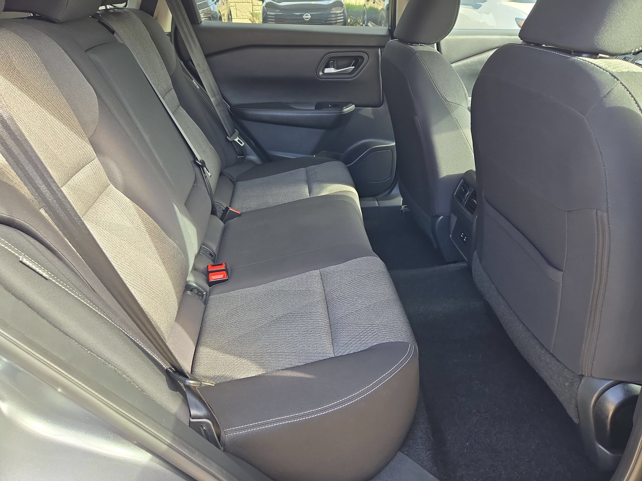 Certified 2025 Nissan Rogue SV FWD image 26