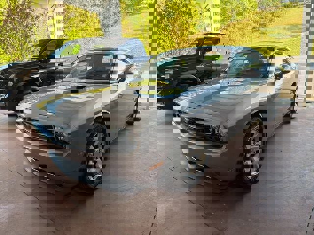 Used 2013 Dodge Challenger SXT w/ Sound Group RWD image 2