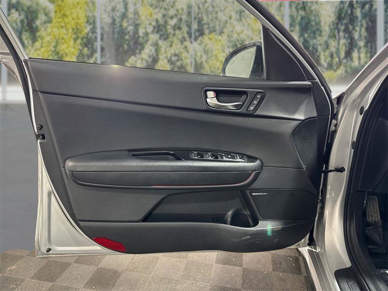 Used 2020 Kia Optima SX image 18