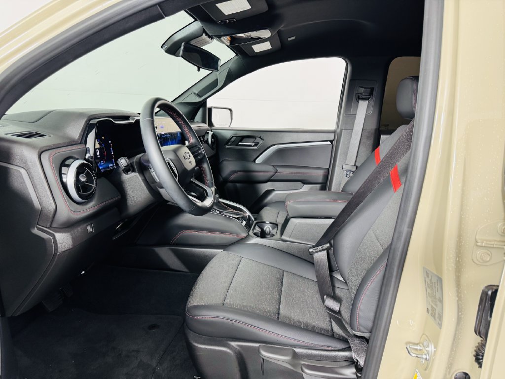 Used 2023 Chevrolet Colorado Z71 AWD/4WD image 5
