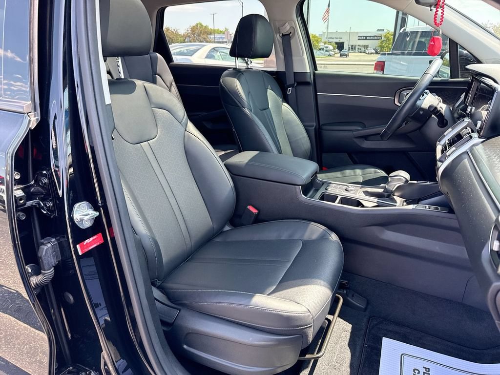 Used 2022 Kia Sorento S w/ Panoramic Sunroof Package FWD image 26