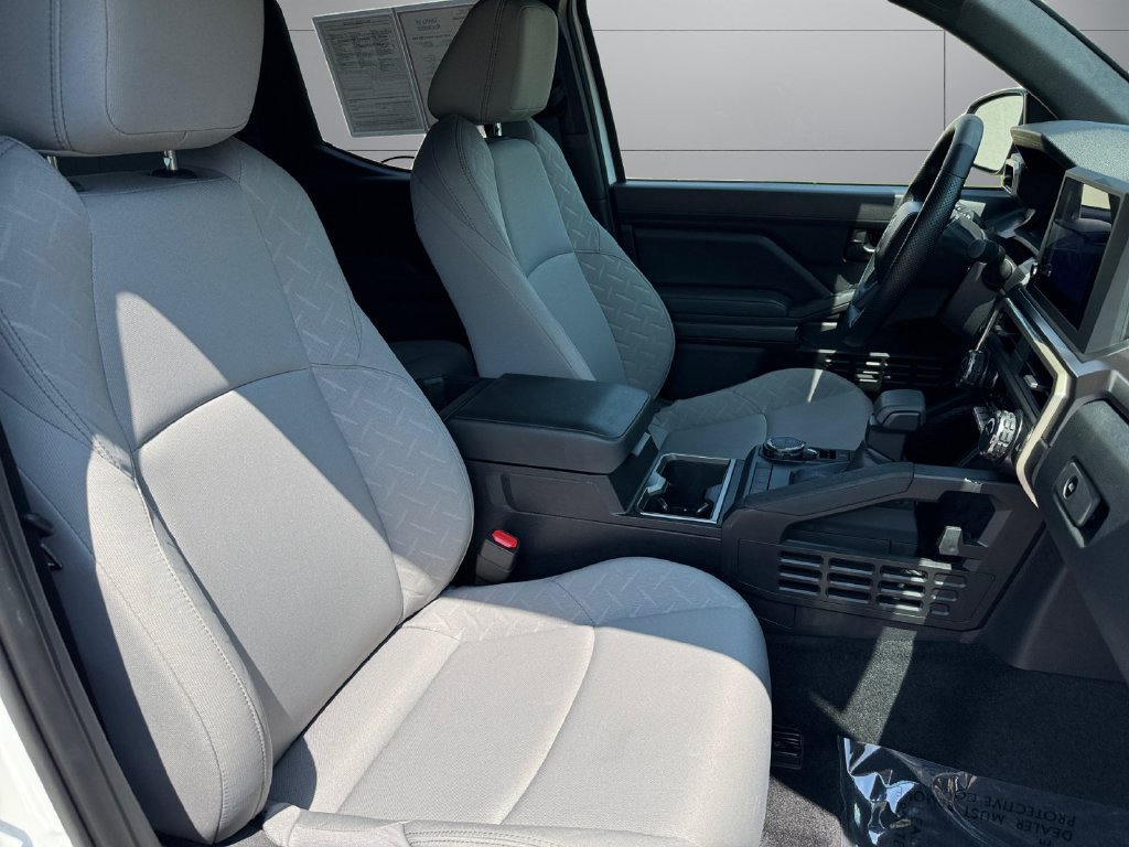 Certified 2025 Toyota Tacoma SR5 AWD/4WD image 17