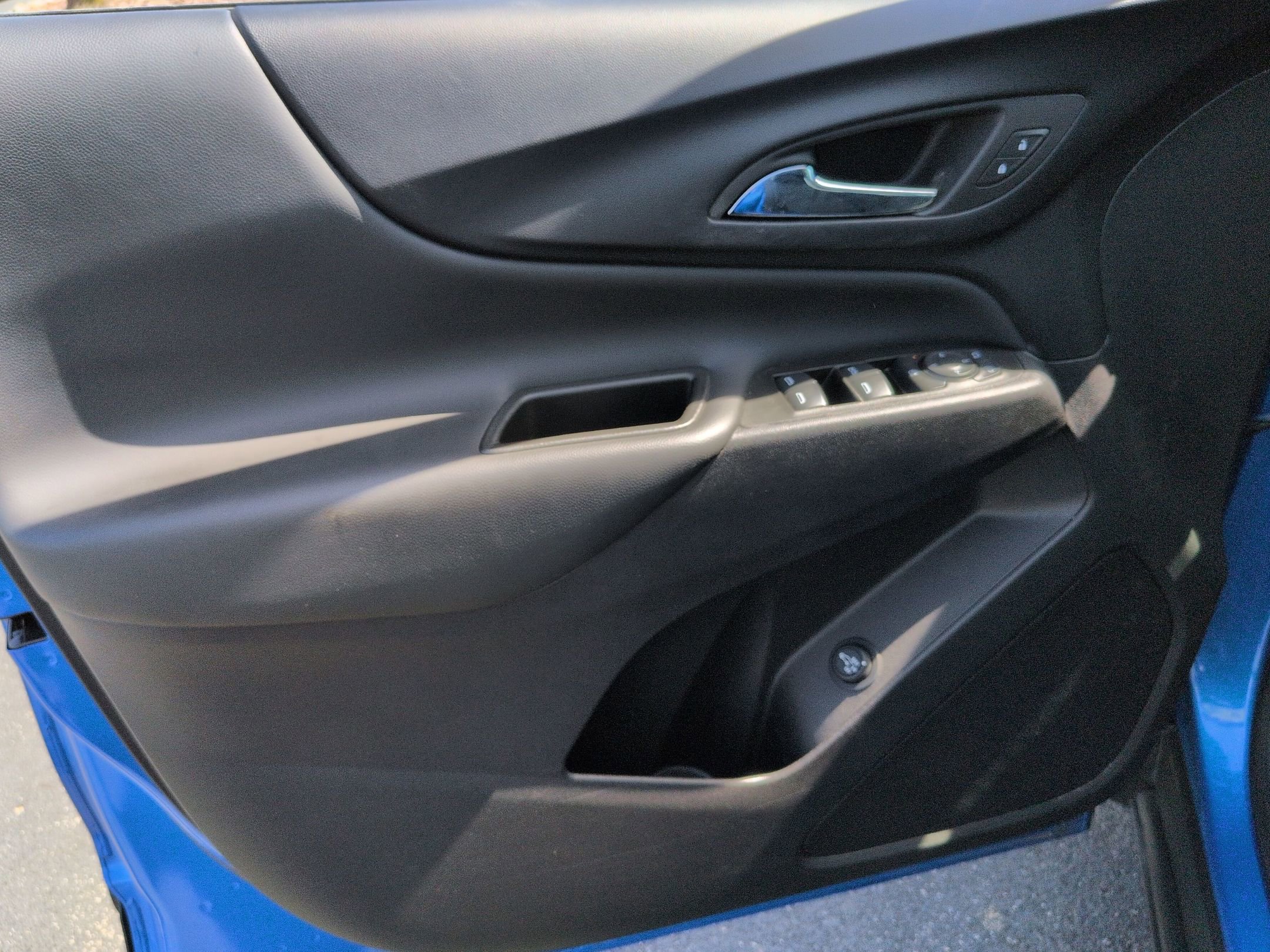 Certified 2024 Chevrolet Equinox LT w/ LPO, Floor Liner Package image 14