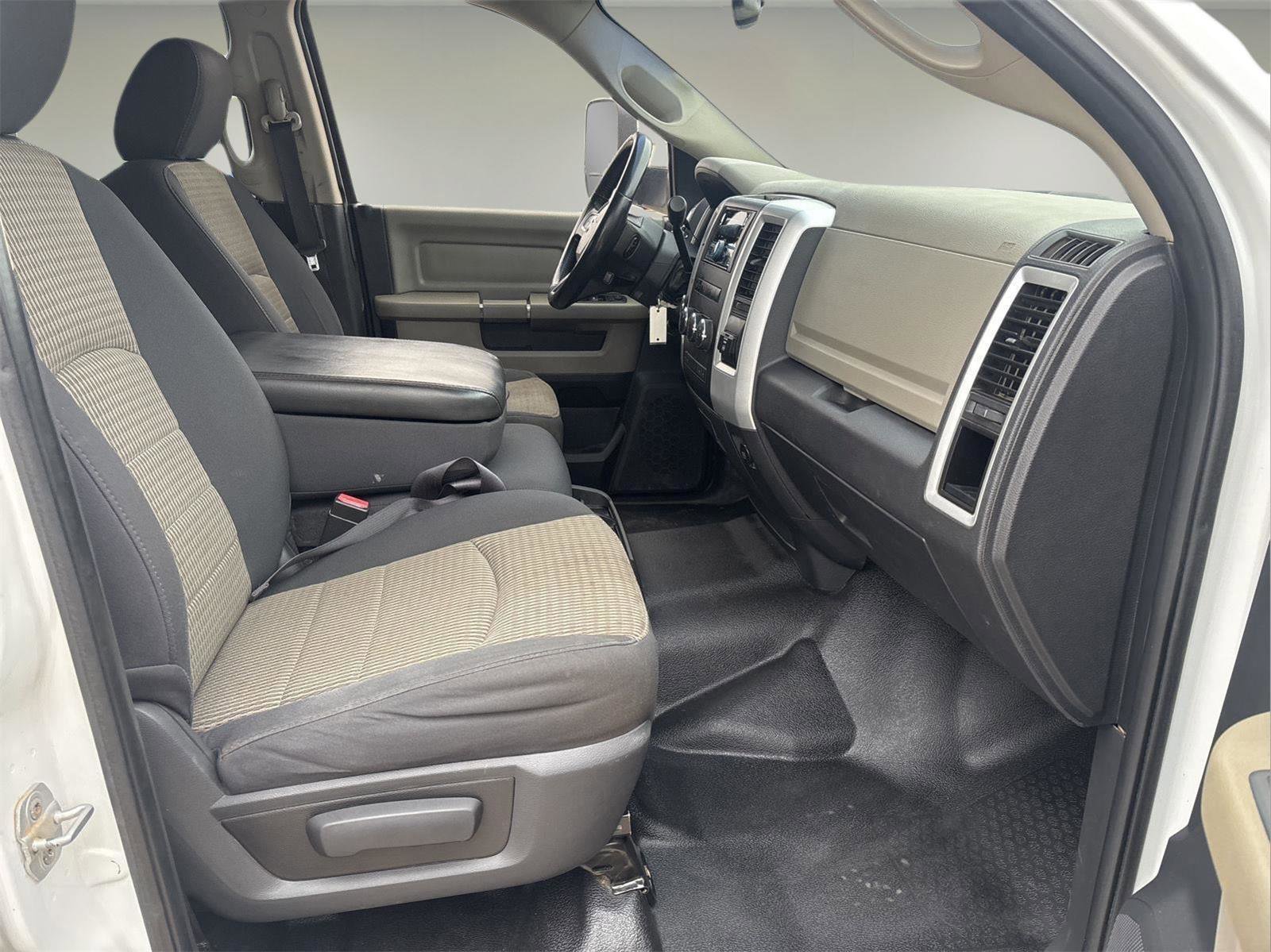 Used 2011 RAM 5500 SLT image 20