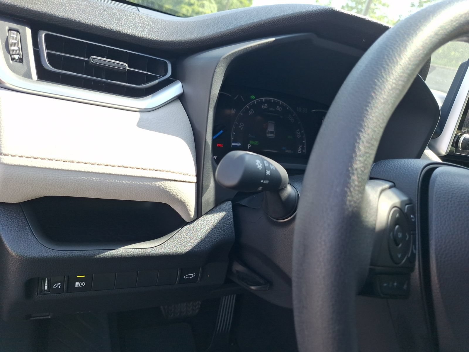 Used 2025 Toyota RAV4 XLE w/ Convenience Package AWD/4WD image 18