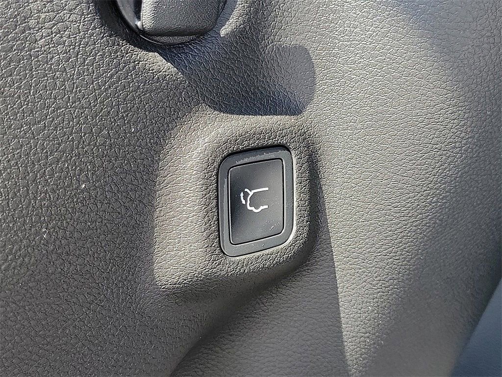 New 2026 Jeep Compass Latitude w/ Sun and Sound Group image 19