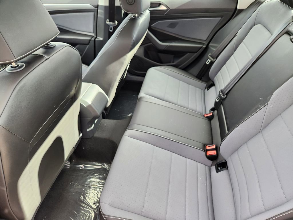 New 2026 Volkswagen Jetta SE FWD image 19