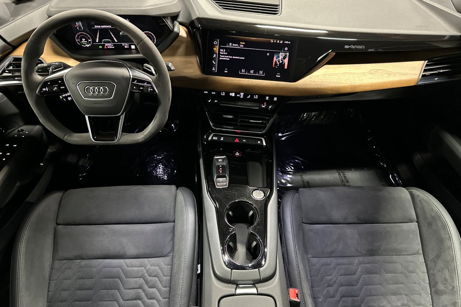Used 2022 Audi e-tron GT Premium Plus image 12